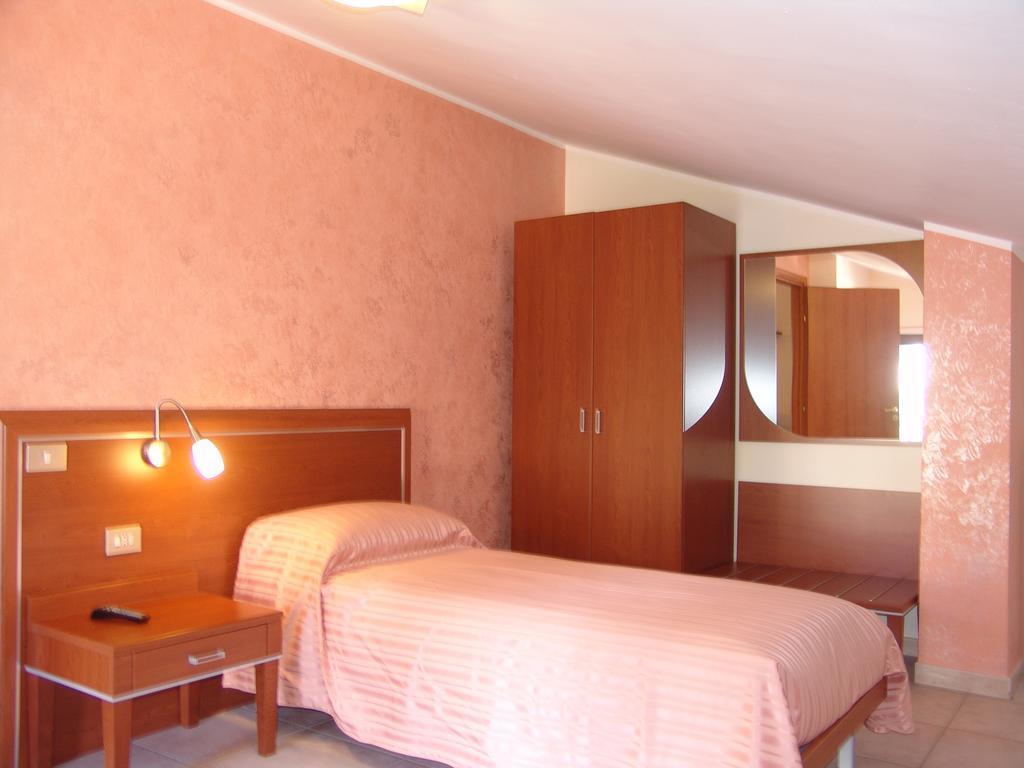 B&B Il Tulipano Rogliano Δωμάτιο φωτογραφία