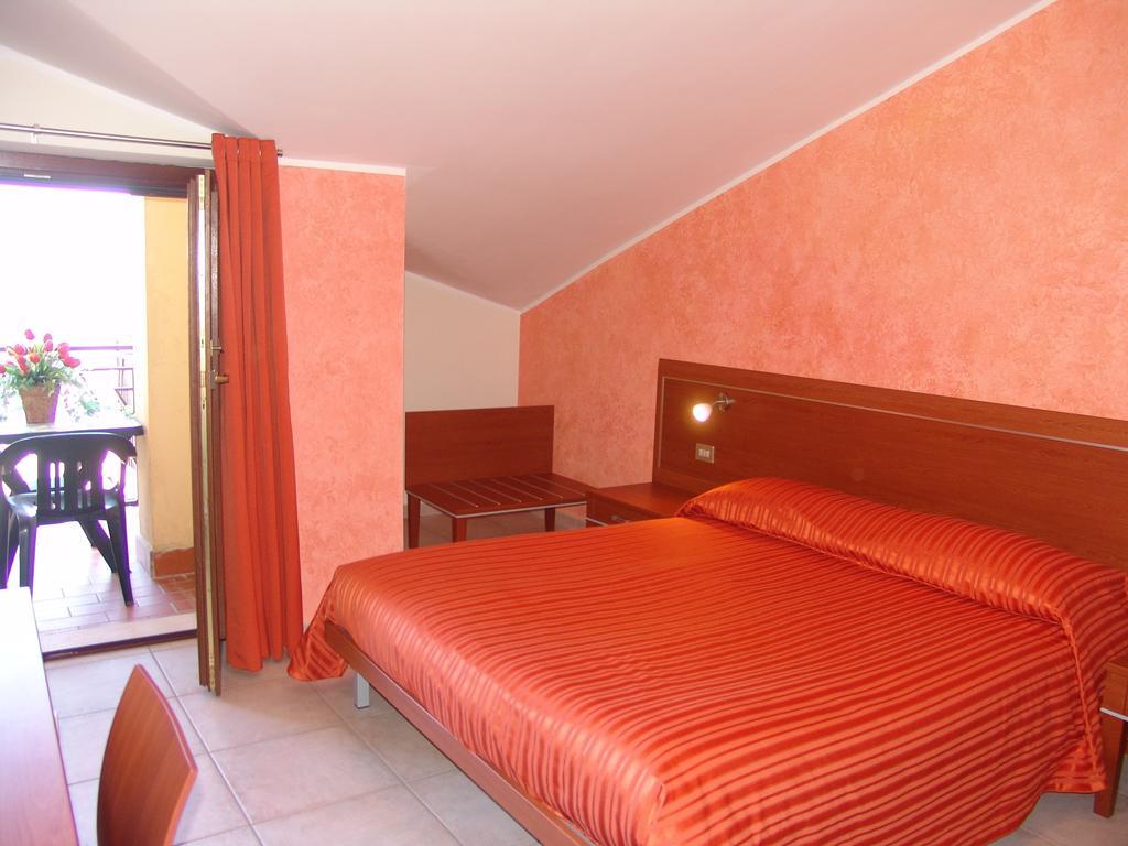 B&B Il Tulipano Rogliano Δωμάτιο φωτογραφία